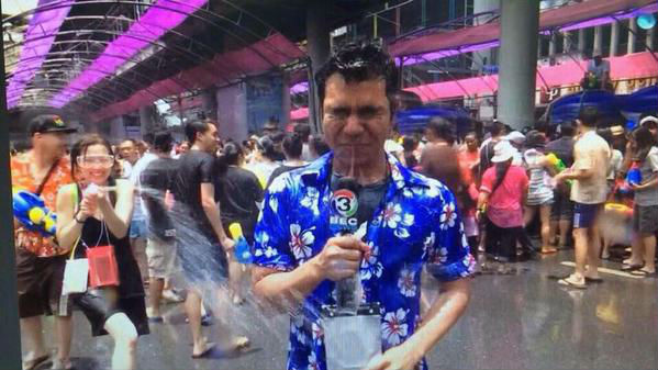 journalist-Songkran-festival-Thailand09