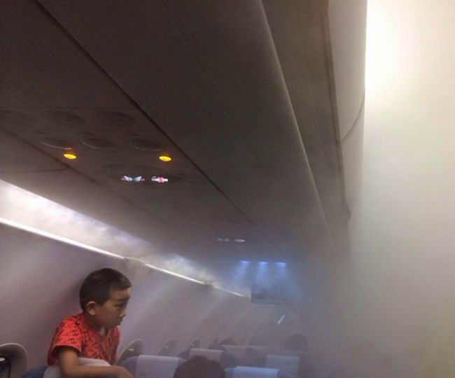 smoke-in-a-plane-01
