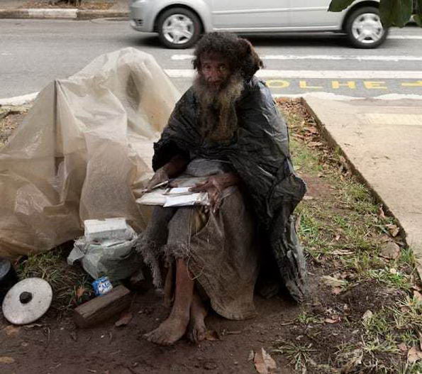 facebook-changed-homeless-man-01