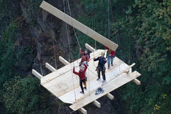 tubbing-bridge-04
