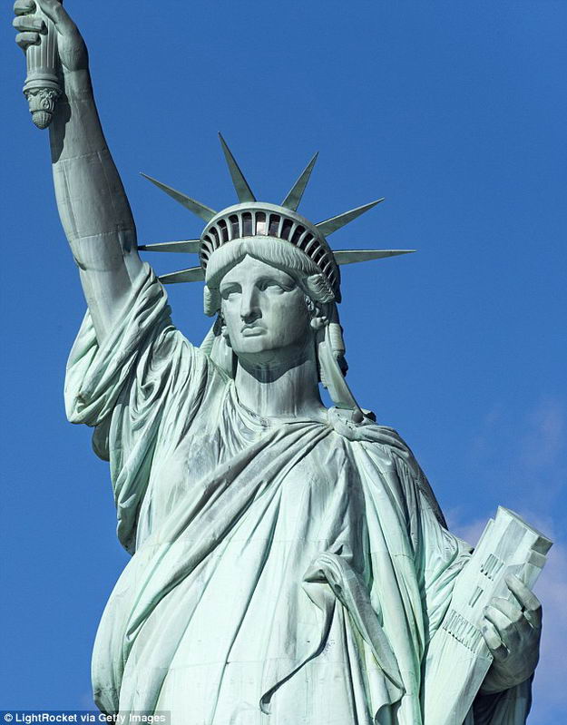 Statue-of-Liberty-02