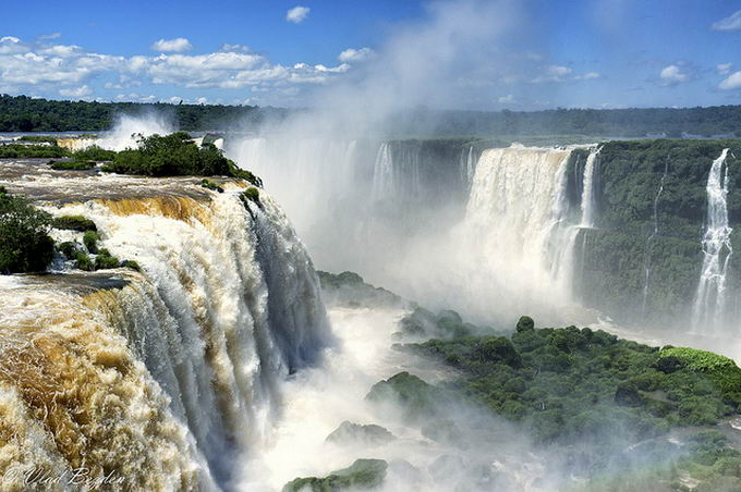 Iguazu-Falls-02