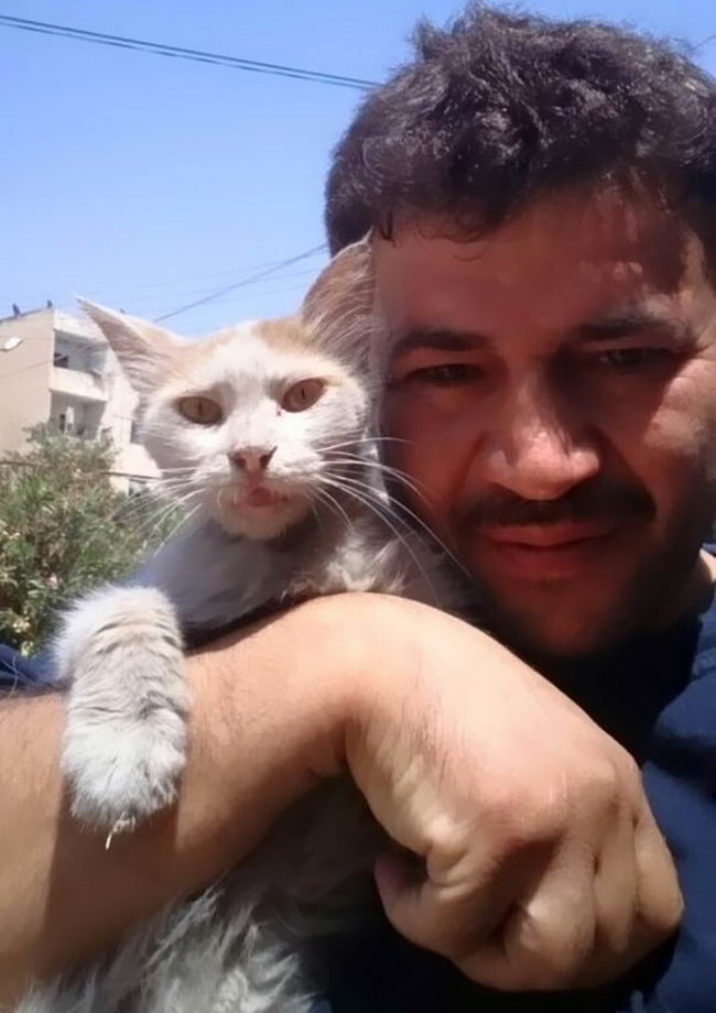 cat-man-aleppo-syria-05