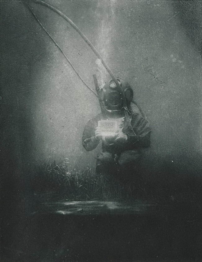 first-underwater-photo-01